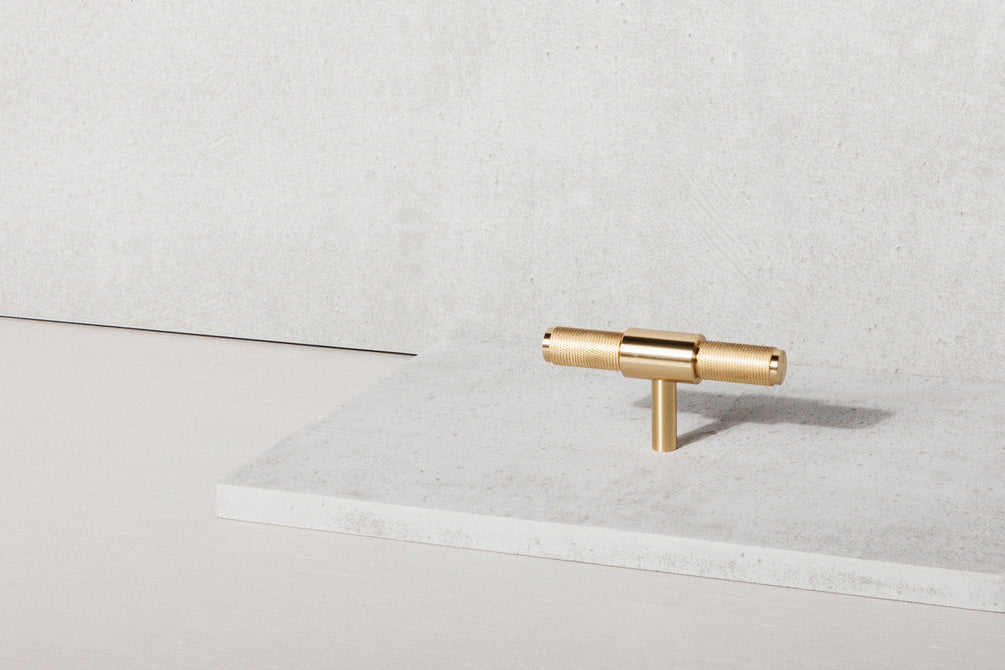 T-BAR / CROSS / BRASS
