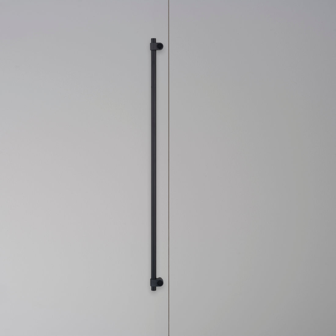 CLOSET BAR / CAST / SVEJSER SORT