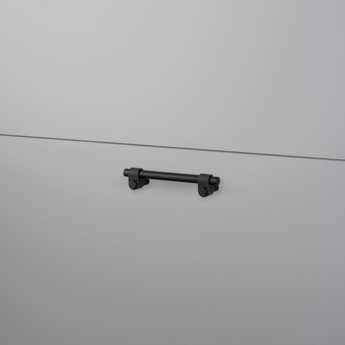 PULL BAR / CAST / SVEJSER SORT / LILLE