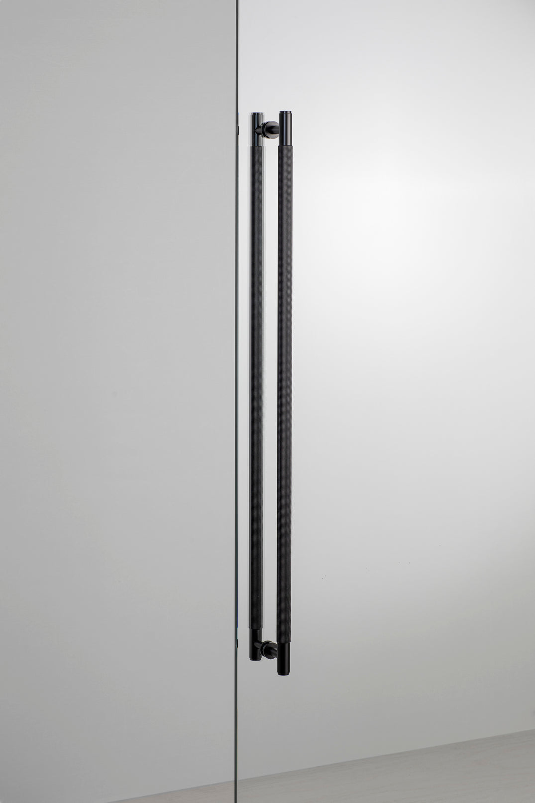 CLOSET BAR / DOBBELTSIDET / CROSS / SORT