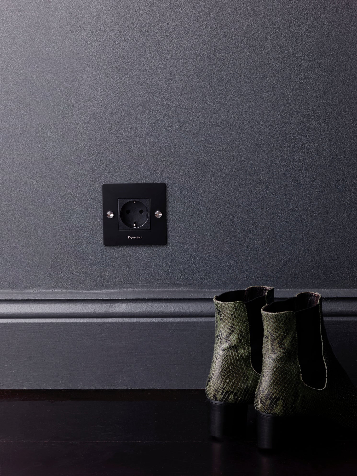EU 1G SOCKET / SCHUKO TYPE F / CROSS