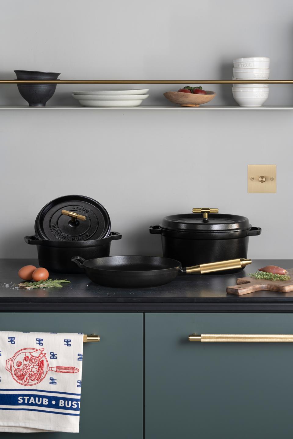 PANDE 28CM / 11,02 TOMMER / STAUB