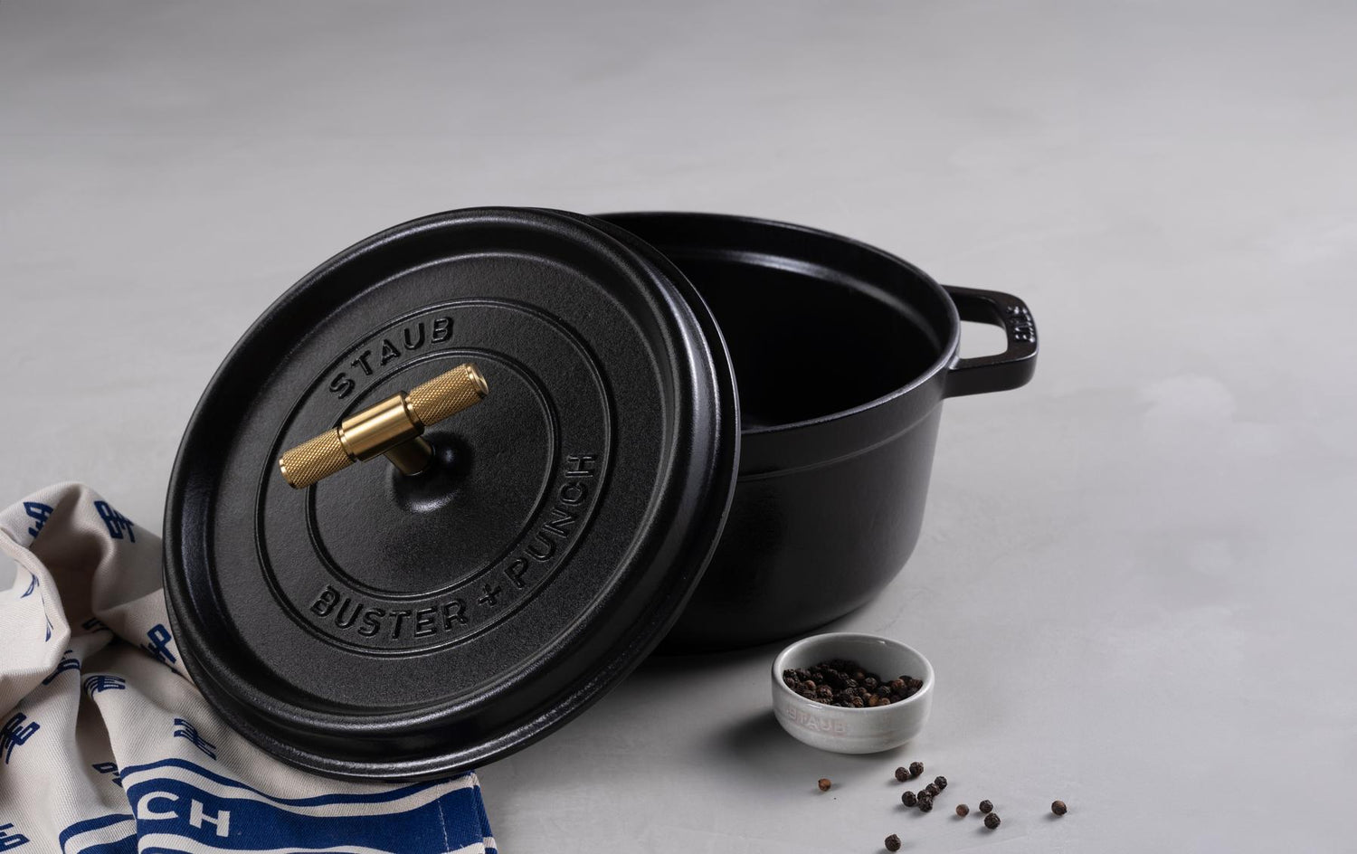 COKOTTE 28CM / 11,02 TOMMER / STAUB / SORT