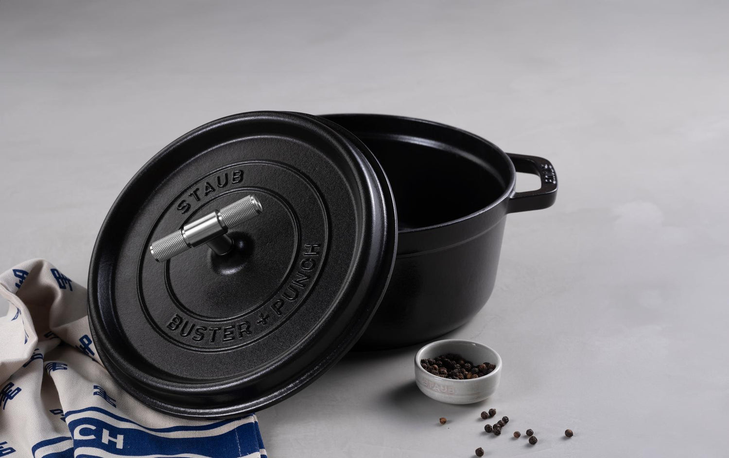 COKOTTE 28CM / 11,02 TOMMER / STAUB / SORT