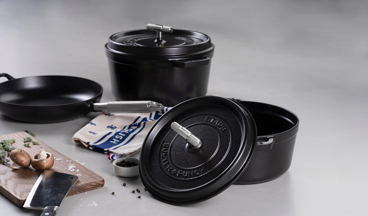 COKOTTE 28CM / 11,02 TOMMER / STAUB / SORT