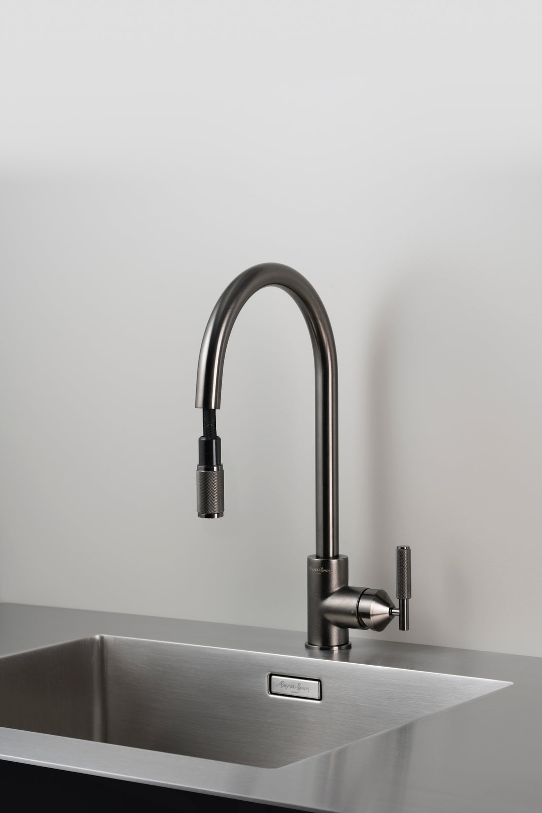 VANDHANE / BLANDINGSBATTERI MED UDTRÆKSSLANGE / CROSS / GUN METAL