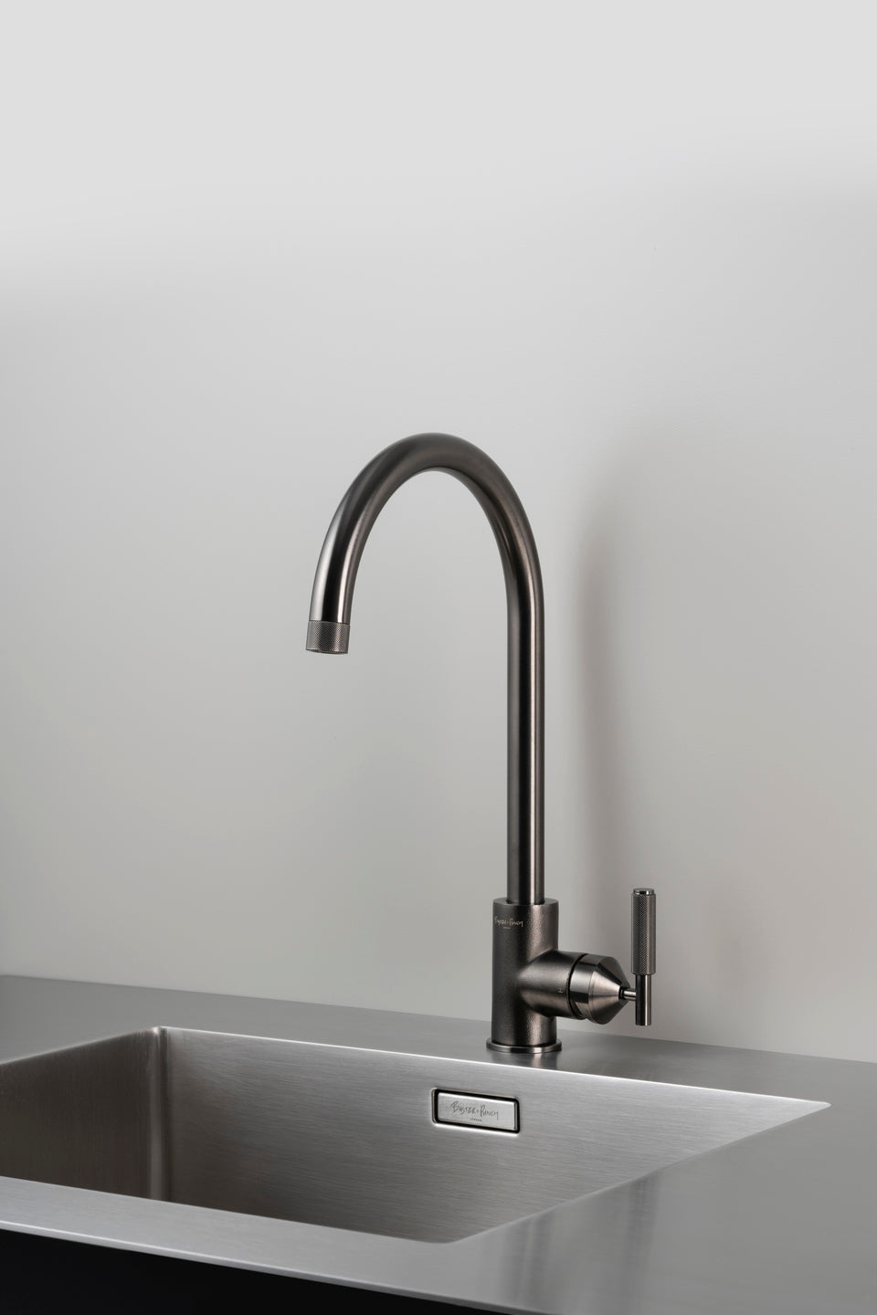 VANDHANE / BLANDINGSBATTERI / CROSS / GUN METAL