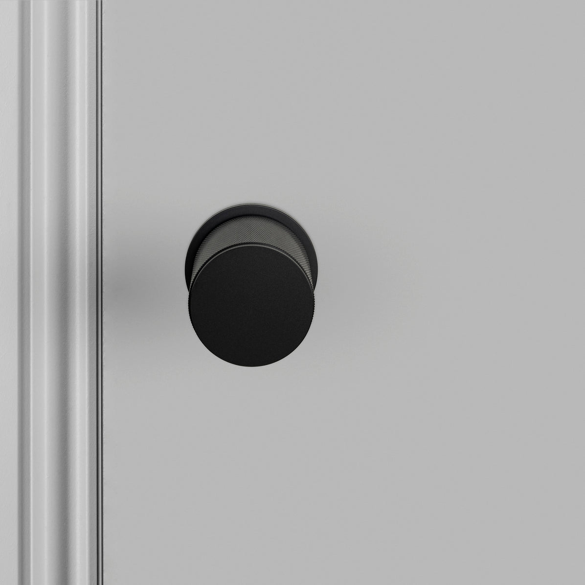 DOOR KNOB / CROSS / BLACK