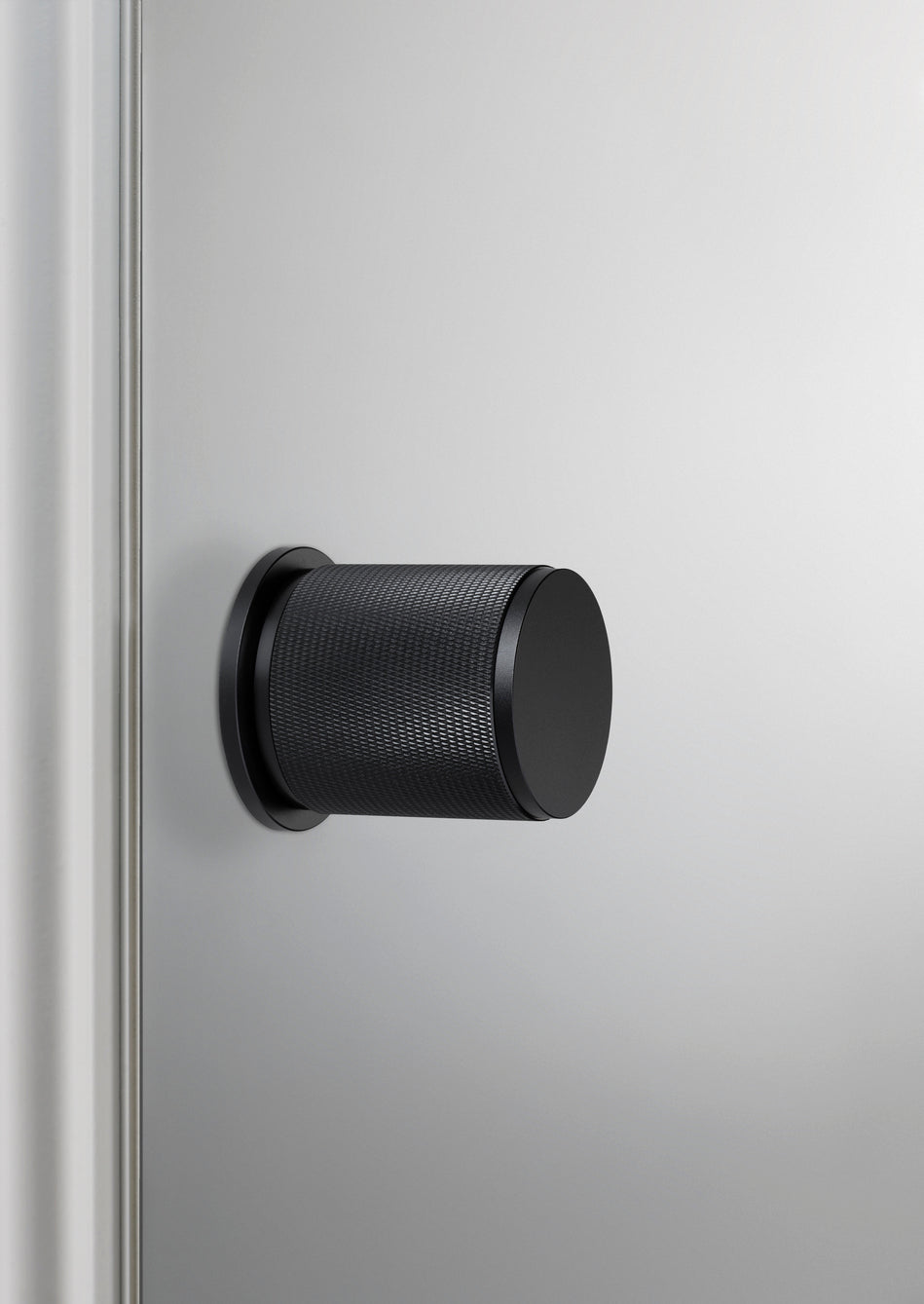 DOOR KNOB / CROSS / BLACK