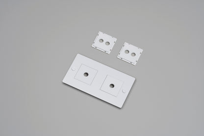 2G WALL PLATE / HORIZONTAL / WITH INFILLS / NON-LOGO / WHITE