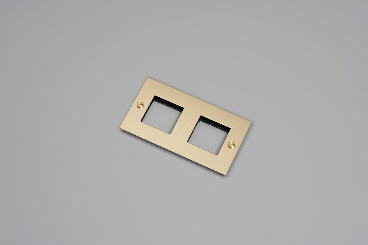 2G WALL PLATE / HORIZONTAL / NO INFILLS / NON-LOGO / BRASS