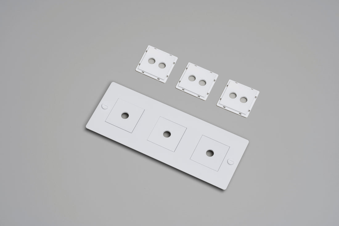 Buster + Punch 3G wall plate, horizontal, with infills, white