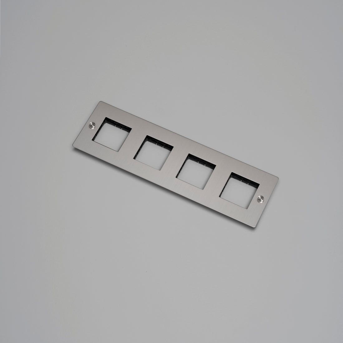 Buster + Punch 4G wall plate, horizontal, no infills, steel