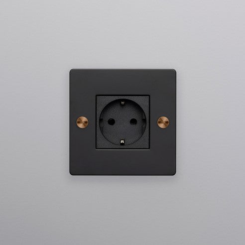EU 1G SOCKET / SCHUKO TYPE F / CROSS