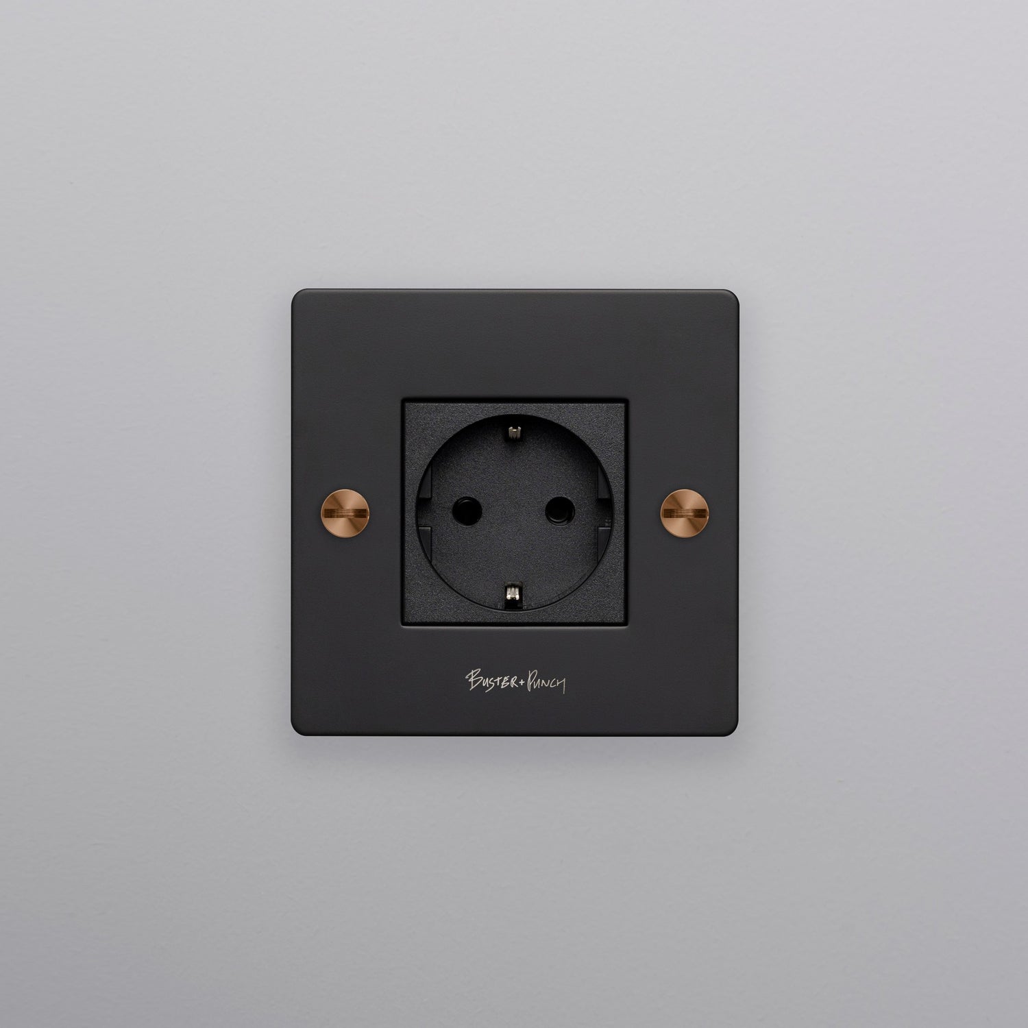 EU 1G SOCKET / SCHUKO TYPE F / CROSS