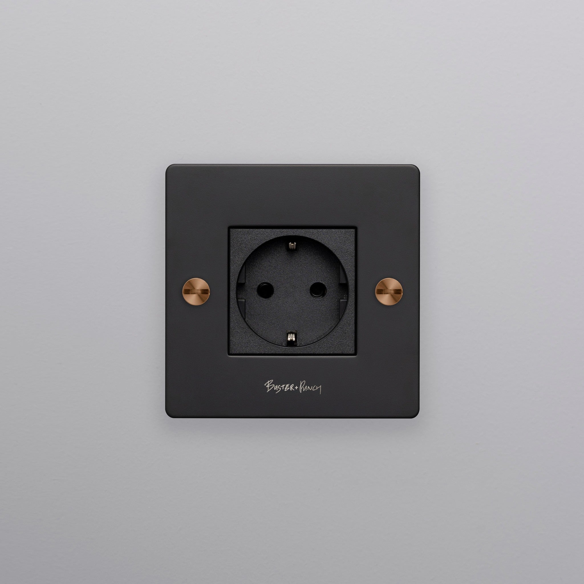 EU 1G SOCKET / SCHUKO TYPE F / CROSS