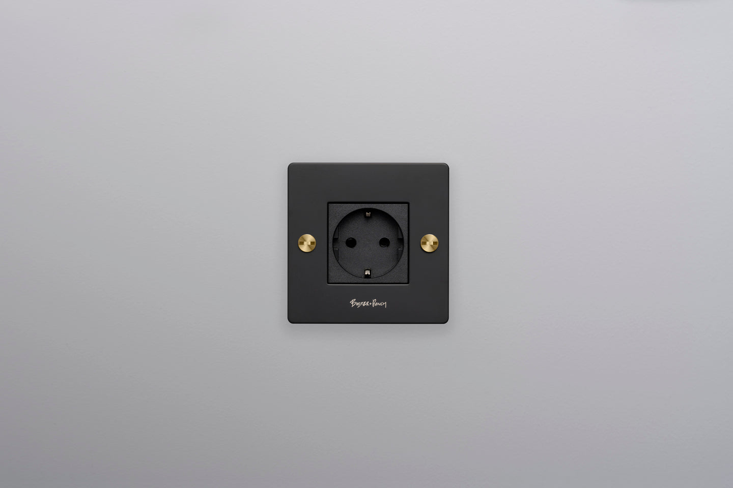 EU 1G SOCKET / SCHUKO TYPE F / CROSS