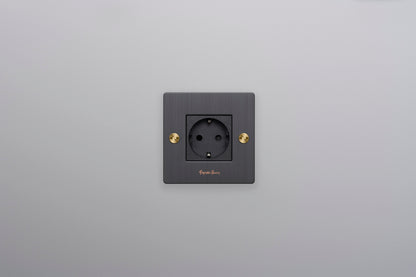 EU 1G SOCKET / SCHUKO TYPE F / CROSS