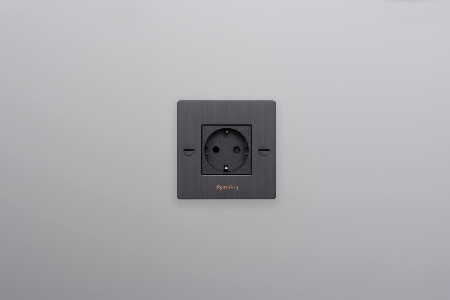 EU 1G SOCKET / SCHUKO TYPE F / CROSS