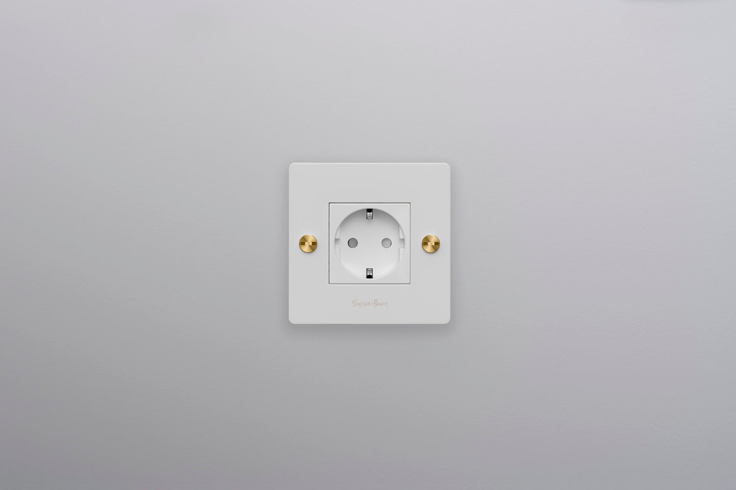 EU 1G SOCKET / SCHUKO TYPE F / CROSS