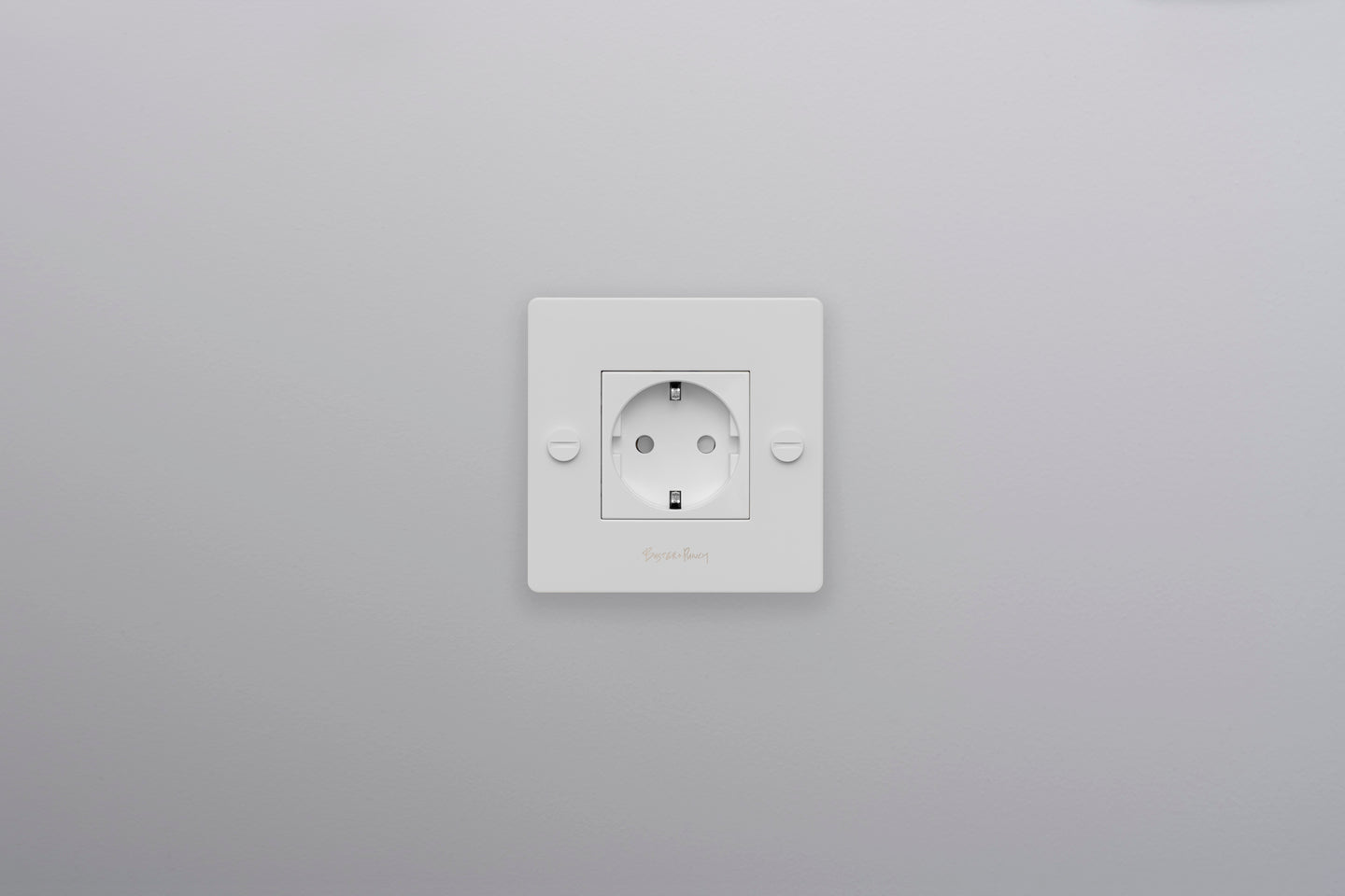 EU 1G SOCKET / SCHUKO TYPE F / CROSS