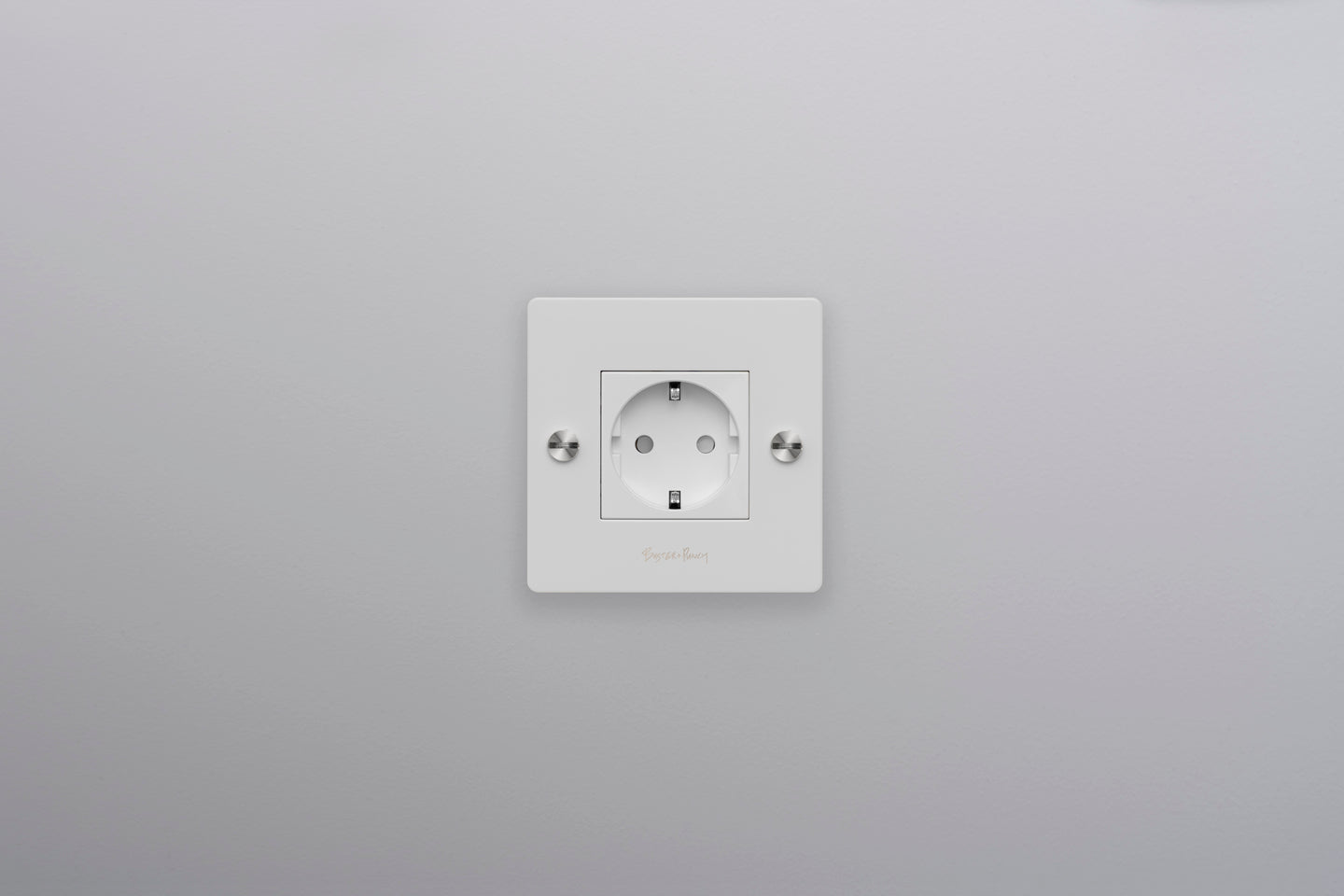 EU 1G SOCKET / SCHUKO TYPE F / CROSS