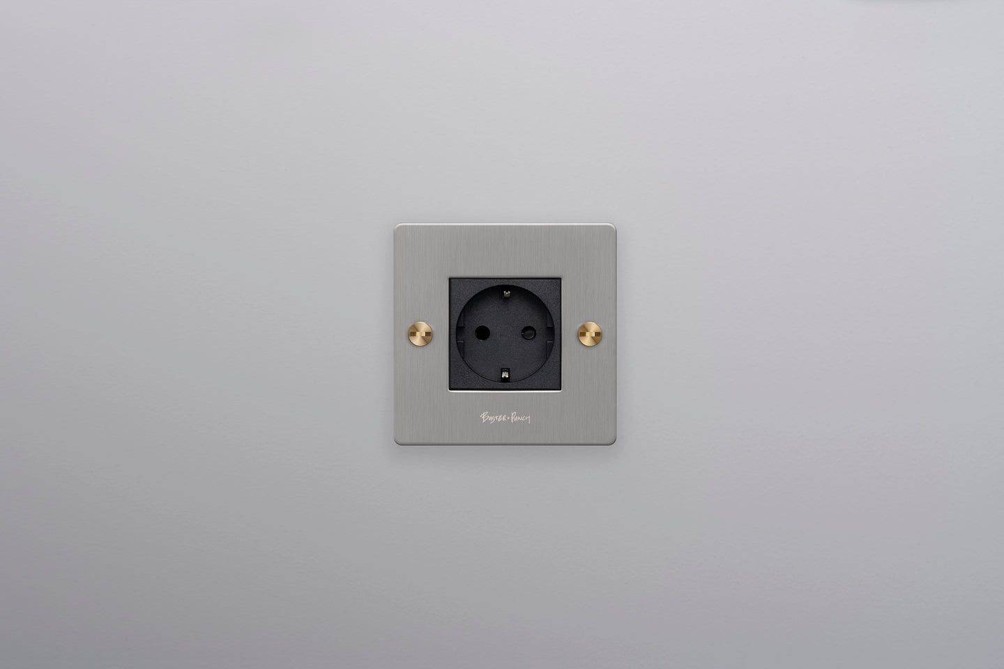 EU 1G SOCKET / SCHUKO TYPE F / CROSS
