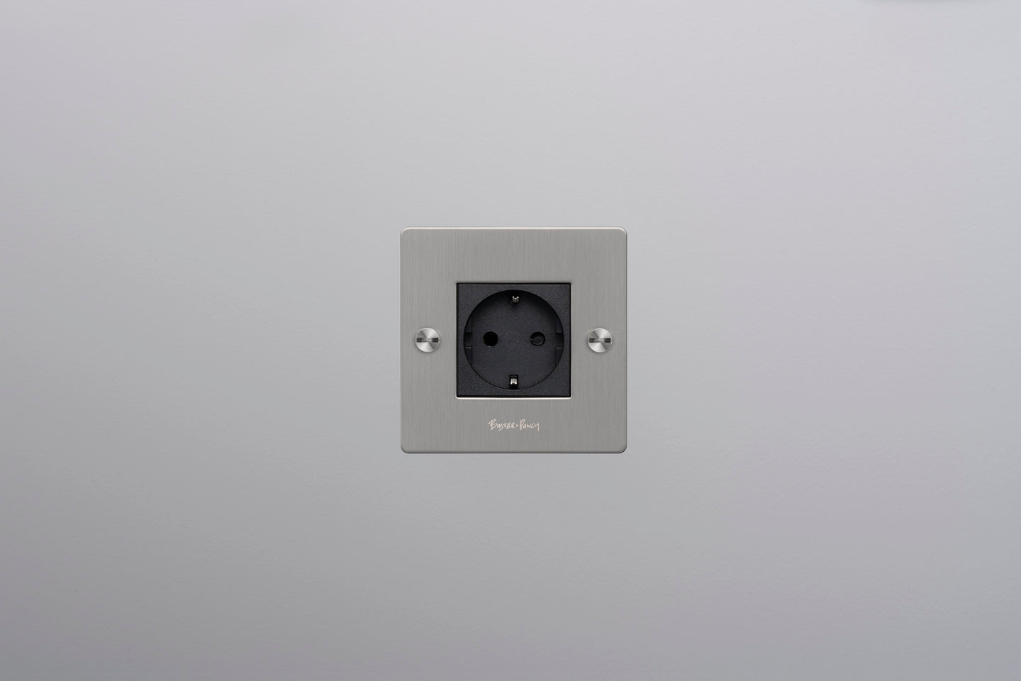 EU 1G SOCKET / SCHUKO TYPE F / CROSS