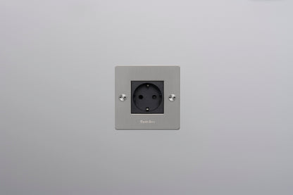 EU 1G SOCKET / SCHUKO TYPE F / CROSS