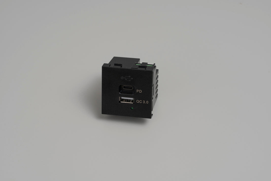USB-MODUL / USB A + C QUICKCHARGE / 45 MM / SORT