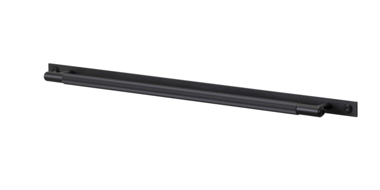 Linear pull bar plate - black