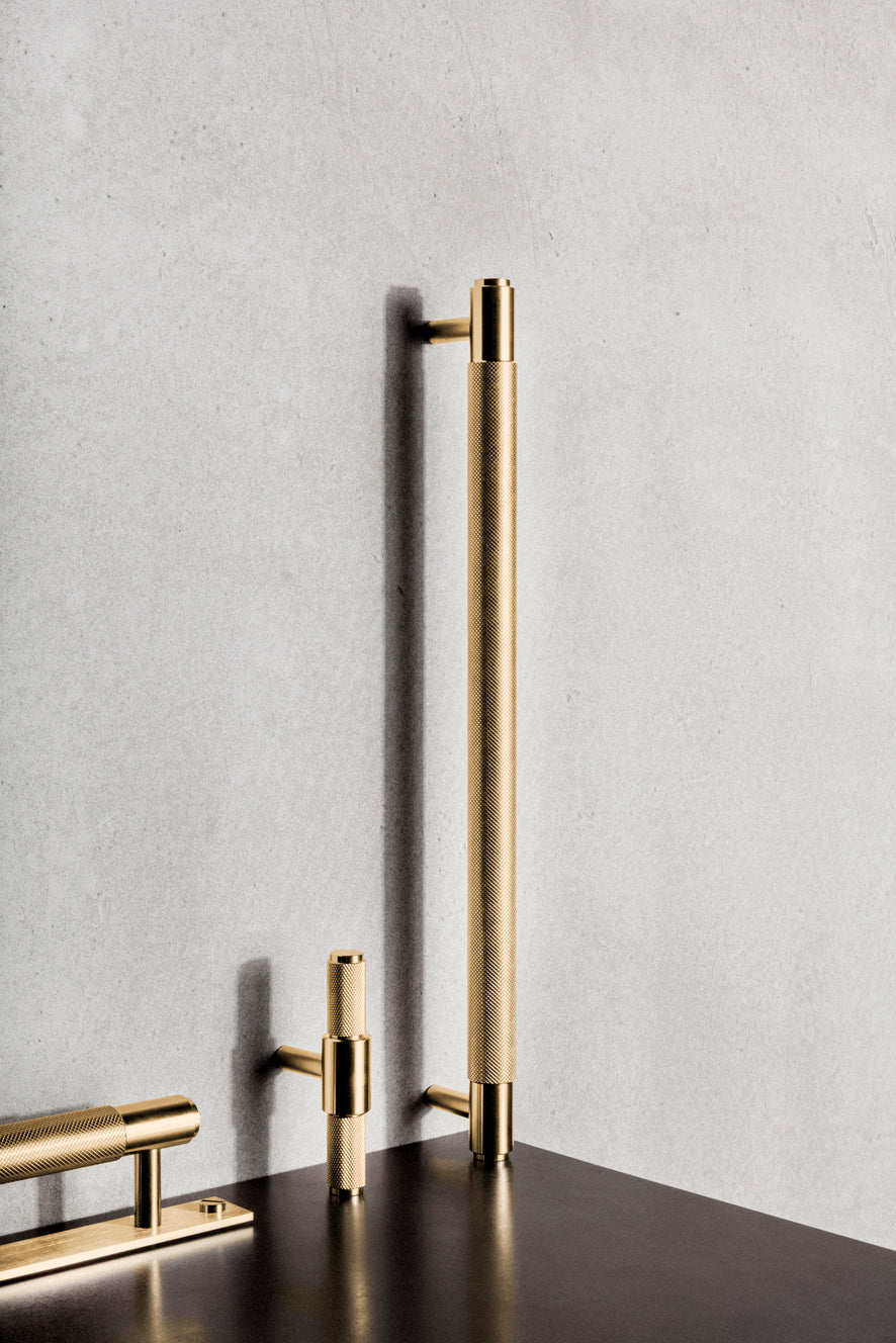 T-BAR / CROSS / BRASS
