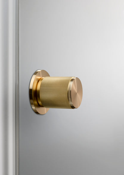 DOOR KNOB / LINEAR / BRASS