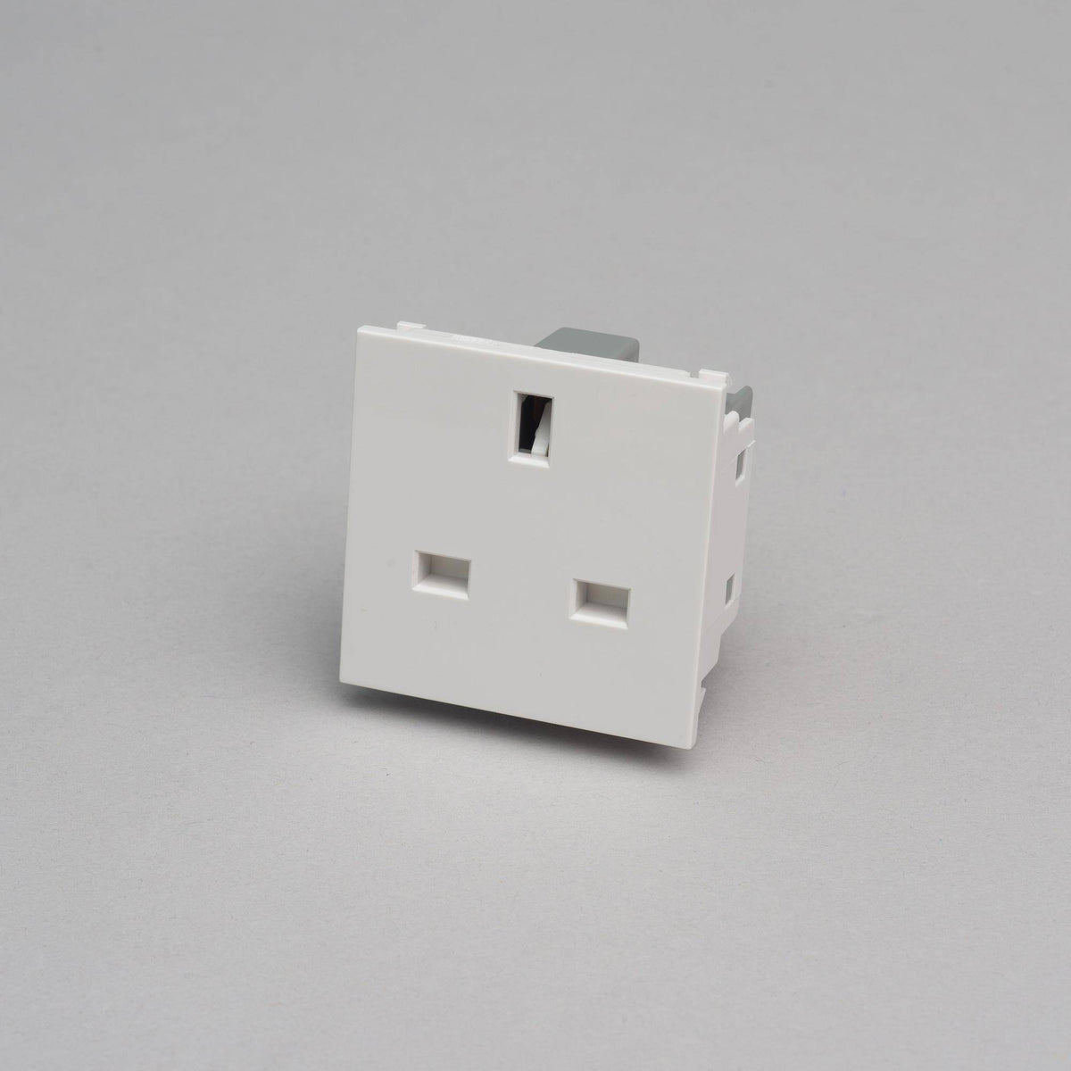 Buster + Punch 13A socket module / Type G / 50 mm in White