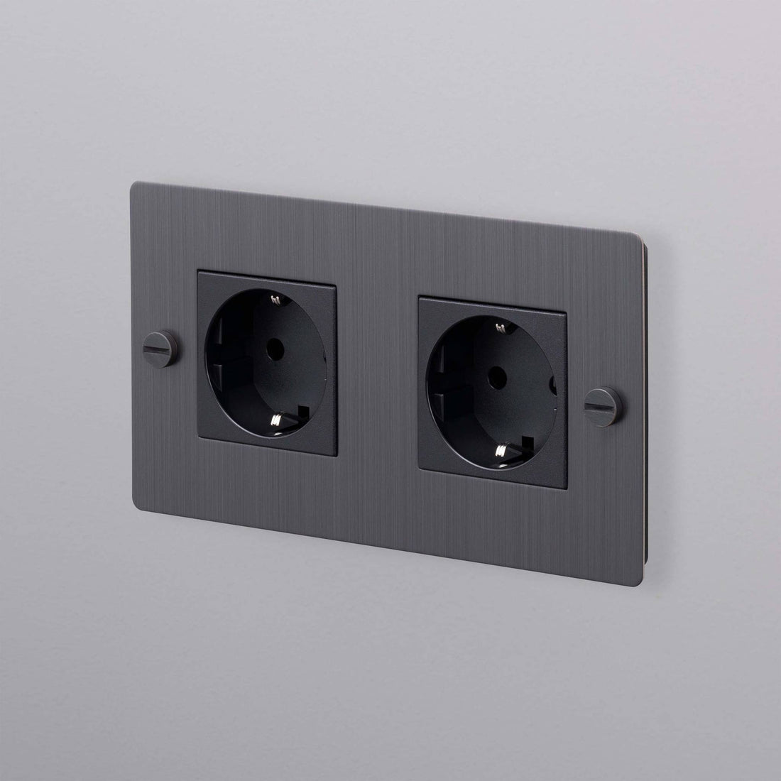 Buster + Punch eu 2g socket schuko type f non logo – Smoked Bronze