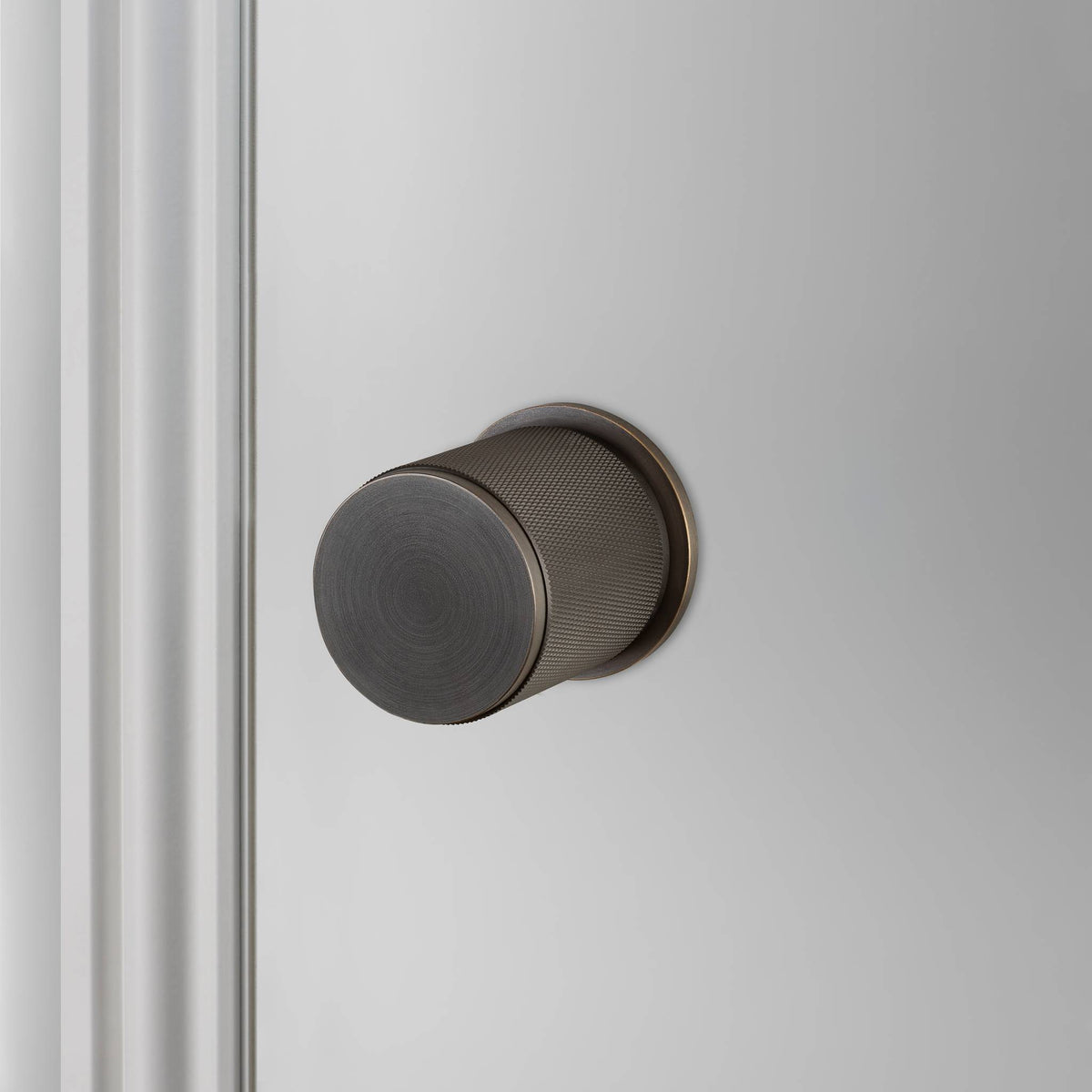 Buster + Punch door knob set / cross – smoked bronze