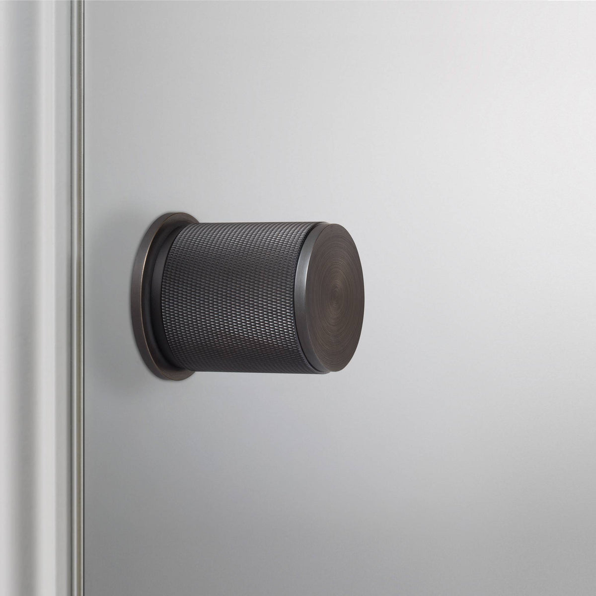 Buster + Punch door knob set / cross – smoked bronze