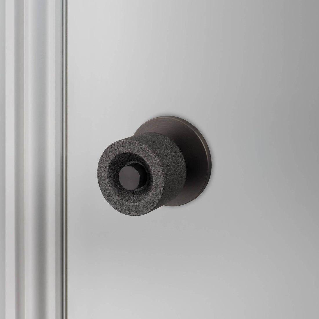 Buster + Punch door knob set / cast – smoked bronze