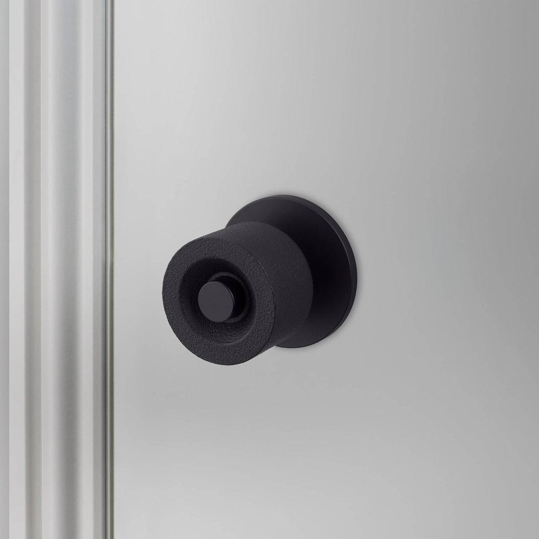 Buster + Punch door knob set / cast – welders black