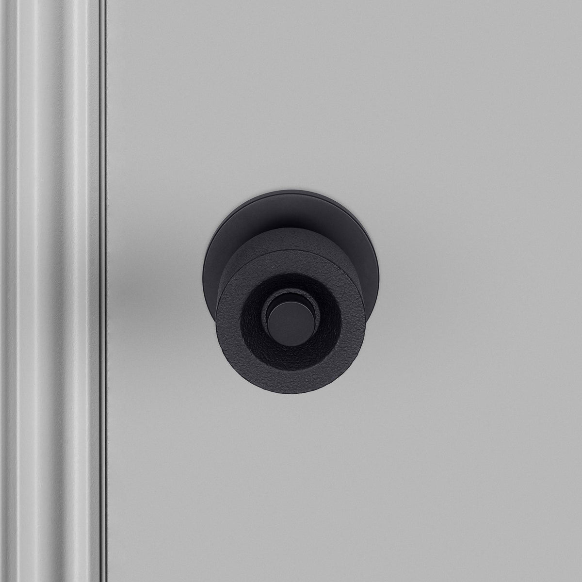 Buster + Punch door knob set / cast – welders black