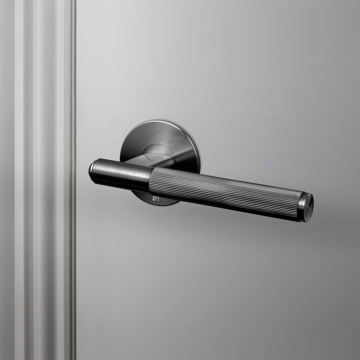 Buster + Punch fixed single-sided Linear door handle – gun metal