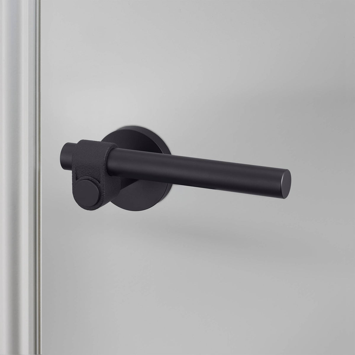 Buster + Punch door handle set / cast / swe / sprung – welders black