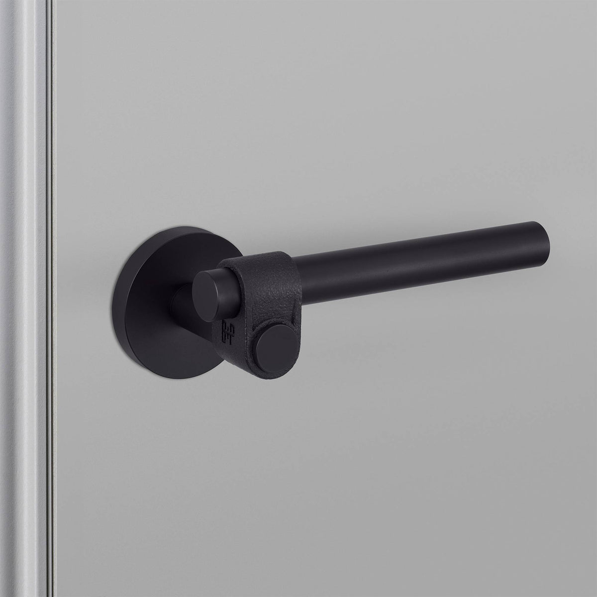 Buster + Punch door handle set / cast / swe / sprung – welders black